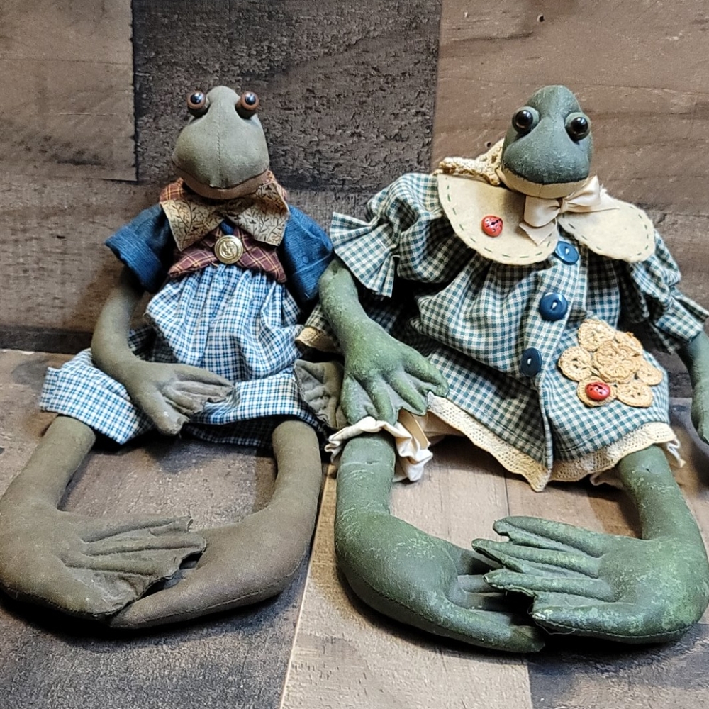 Pair of frogs 🐸